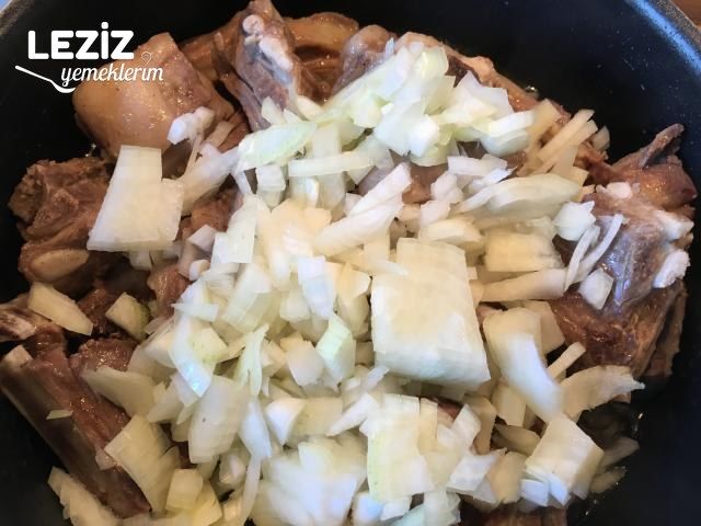 Kemikli Kuzu Etli Kuru Fasulye (Fotoğraflı Anlatım)