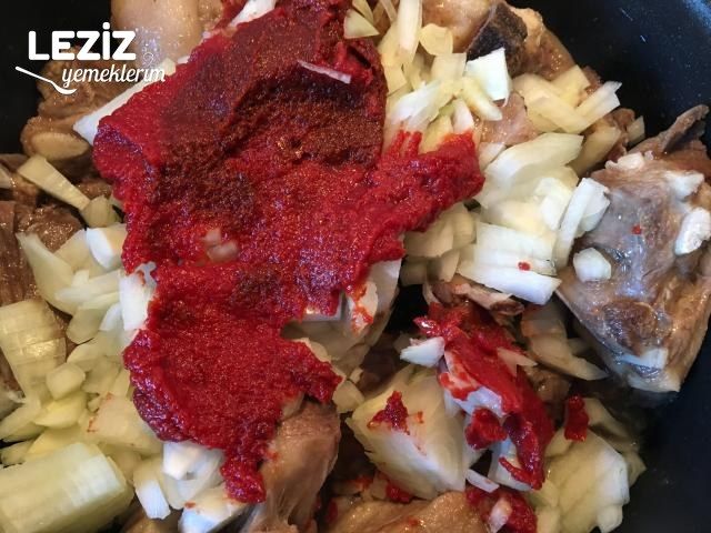 Kemikli Kuzu Etli Kuru Fasulye (Fotoğraflı Anlatım)