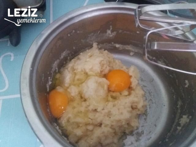 Kupta Beyaz Çikolatalı Profiterol