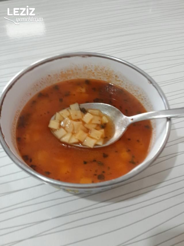 Kesme Kare Ev Çorbası