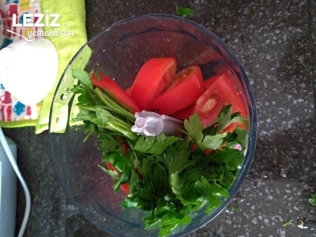 Ev Yapımı Acılı Ezme Tarifi