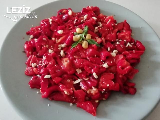 Cevizli Köz Biber Salatası