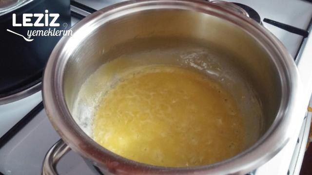 Salçalı Un Çorbası Tarifi