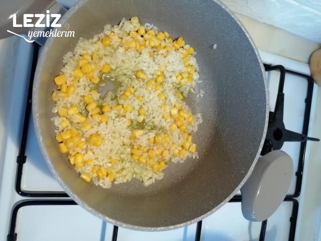 Mısırlı Pirinç Pilavı Tarifi (Püf Noktalarıyla)