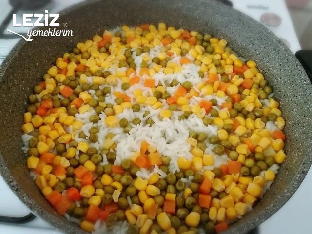 Garnitürlü Pirinç Pilavı Tarifi