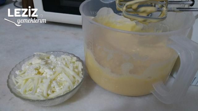 Peynirli Baharatlı Kek