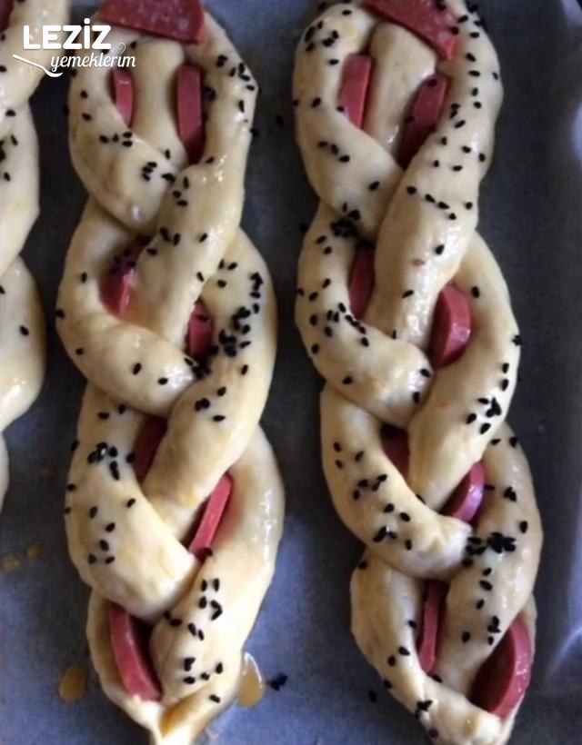 Peynirli Sucuklu Örgü Poğaça