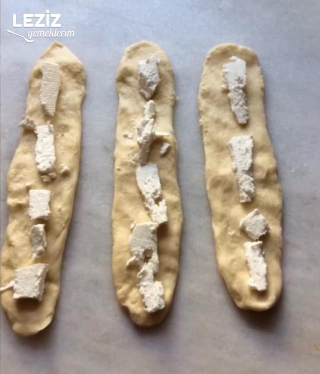 Peynirli Sucuklu Örgü Poğaça