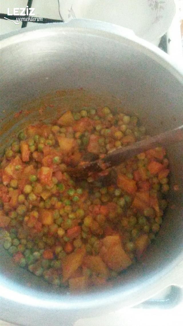 10 Dakikada Bezelye Yemeği