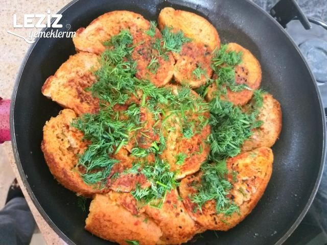 Bayat Ekmek Böreği (Yumurtalı Ekmek Sevenlere)