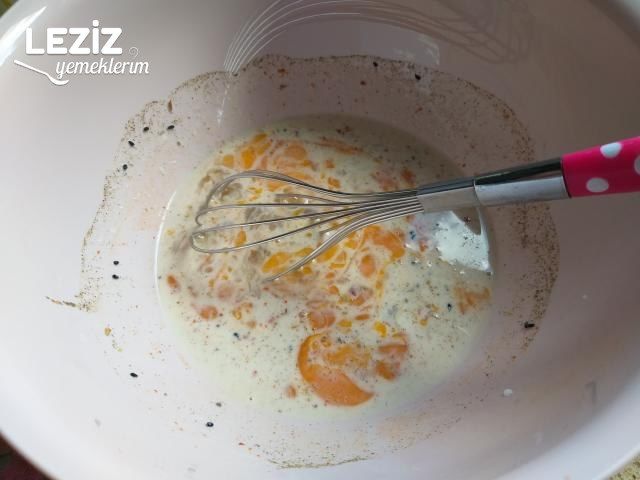 Bayat Ekmek Böreği (Yumurtalı Ekmek Sevenlere)