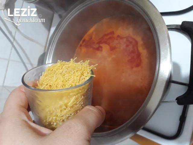 10 Dakika Da Şehriye Çorbası Yapımı