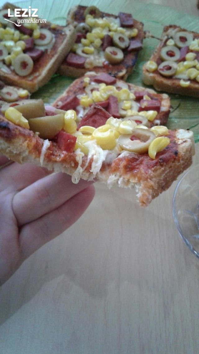Tost Ekmeğinden Pizza