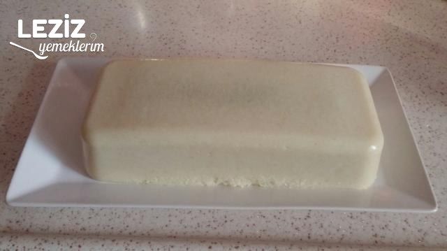 Sürprizli İrmik Tatlısı