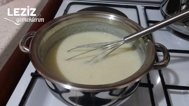 Sürprizli İrmik Tatlısı