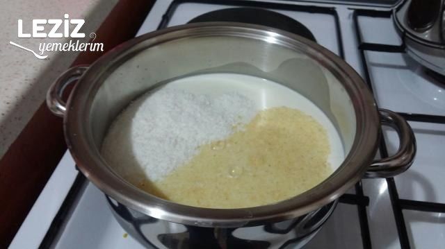 Sürprizli İrmik Tatlısı