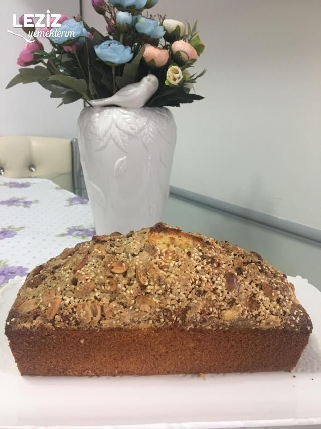 Yer Fıstıklı Tahinli Kek