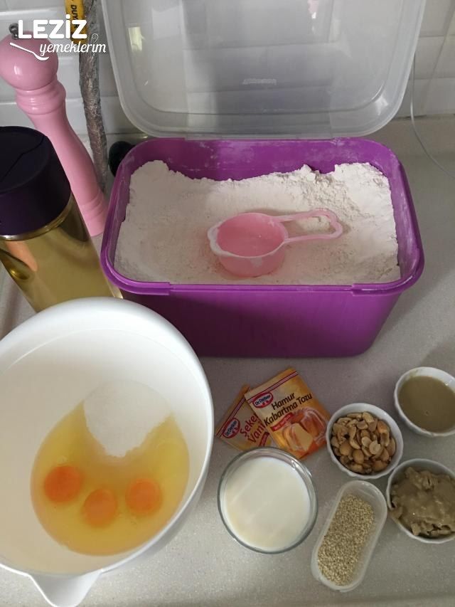 Yer Fıstıklı Tahinli Kek