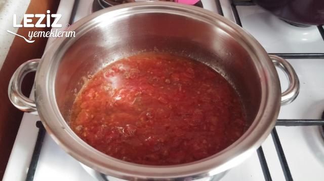 Kıymalı Domates Soslu Makarna Çorbası