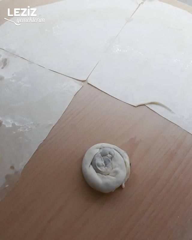 El Açması Patatesli Ve Ispanaklı Börek