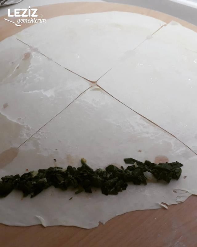 El Açması Patatesli Ve Ispanaklı Börek