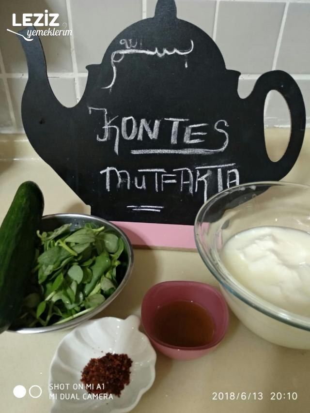 Zeytinyağlı Semizotu Salatası