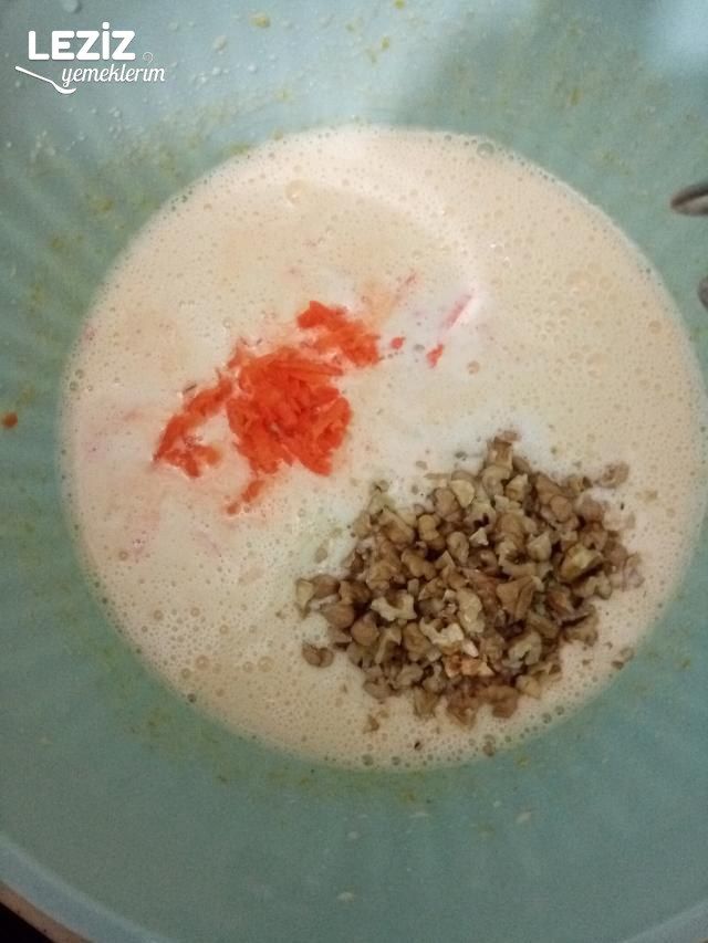 Havuçlu Tarçınlı Cevizli Kek