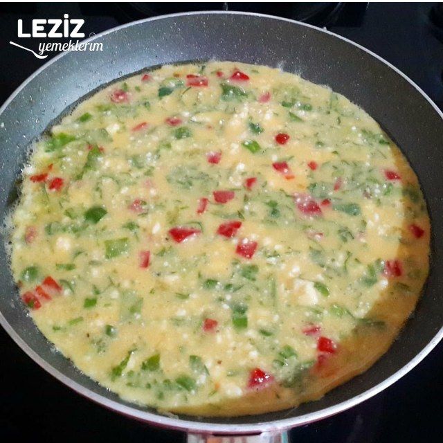 Biberli Peynirli Omlet (Harika Lezzet - Mutlaka Deneyin)