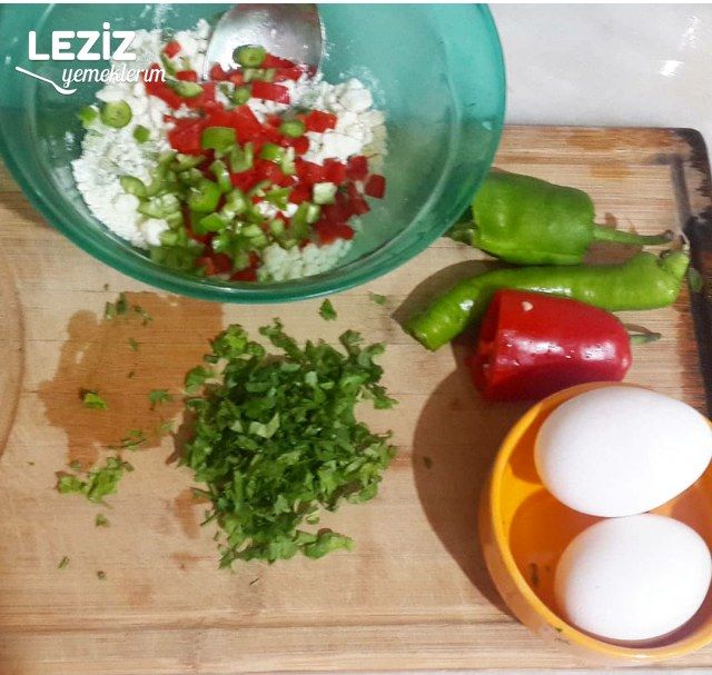 Biberli Peynirli Omlet (Harika Lezzet - Mutlaka Deneyin)