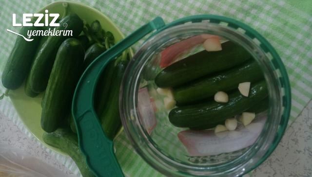 Sıcak Su İle Limonlu Salatalık Turşu Tarifi
