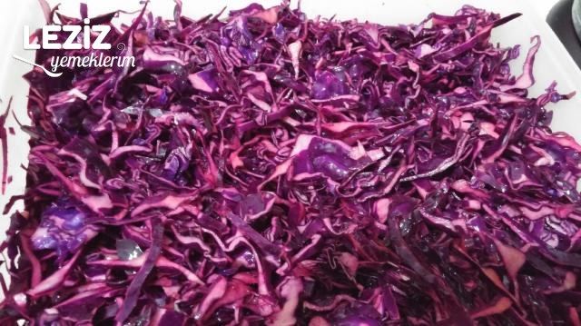 Üç Malzemeli Mor Lahana Salatası (1 Günde Hazır)