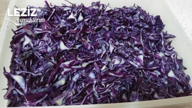 Üç Malzemeli Mor Lahana Salatası (1 Günde Hazır)
