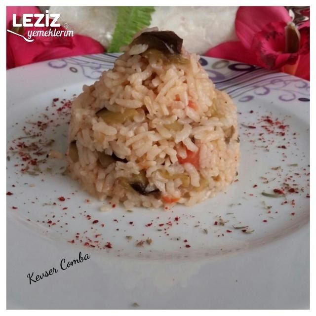 Patlıcanlı Domatesli Pirinç Pilavı