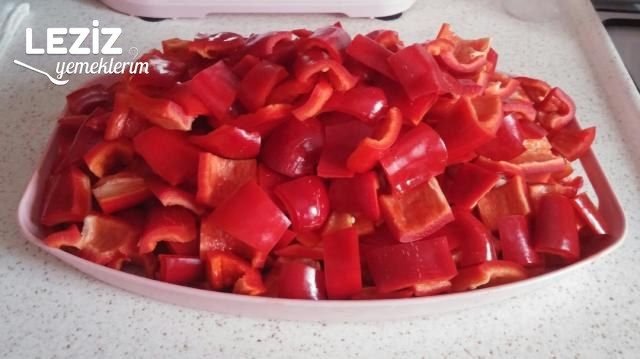 Yağlı Kırmızı Biber Turşusu Tarifi