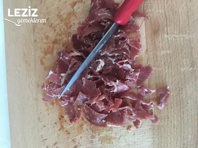 Pastırmalı Kaşarlı Yumurta