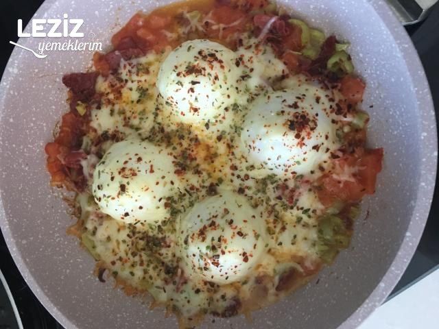 Pastırmalı Kaşarlı Yumurta