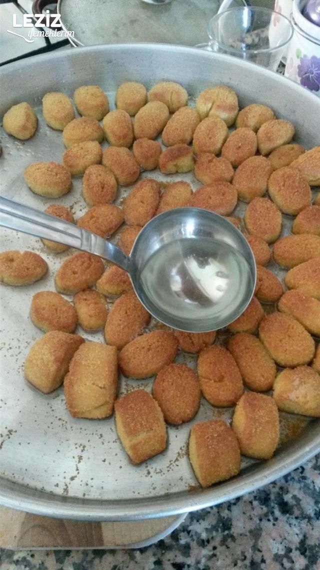 Vanilyalı Kesme İrmik Tatlısı