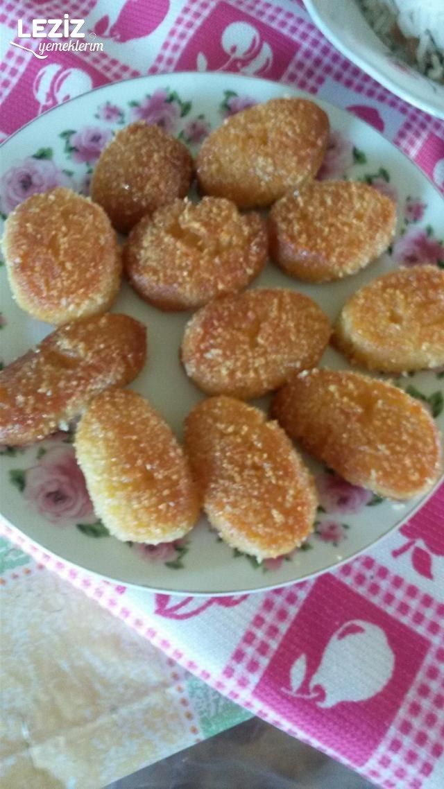 Vanilyalı Kesme İrmik Tatlısı