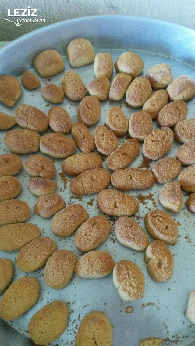 Vanilyalı Kesme İrmik Tatlısı