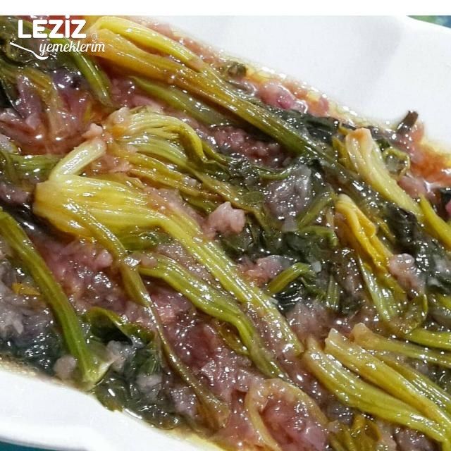 Nar Ekşili Ispanak Kökü Mezesi