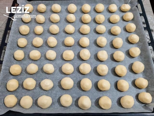 Çok Pratik Nişastalı Kurabiye Tarifi
