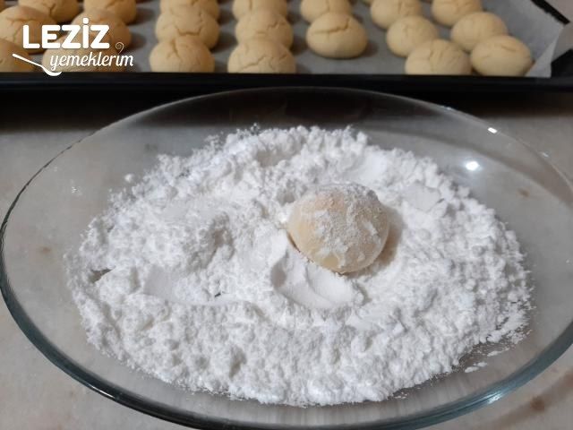 Çok Pratik Nişastalı Kurabiye Tarifi