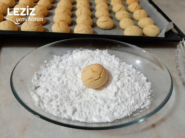 Çok Pratik Nişastalı Kurabiye Tarifi