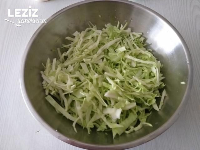 Yoğurtlu Beyaz Lahana Salatası
