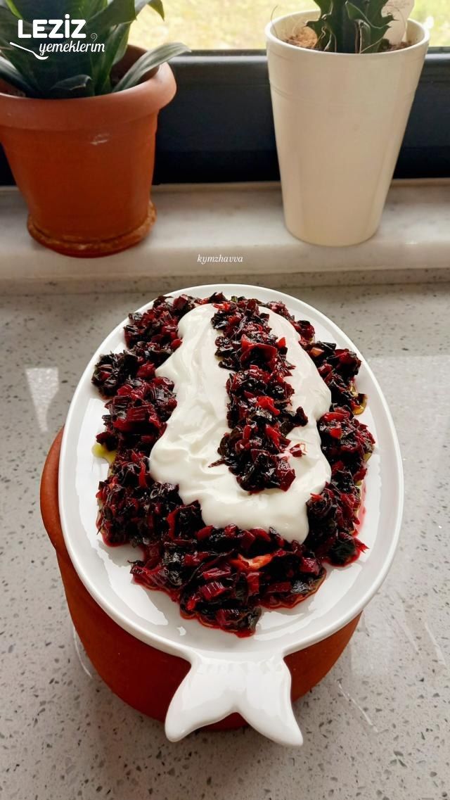 Kırmızı Pancar Yaprağı Kavurması