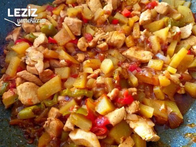 Döner Tadında Tavuklu Börek