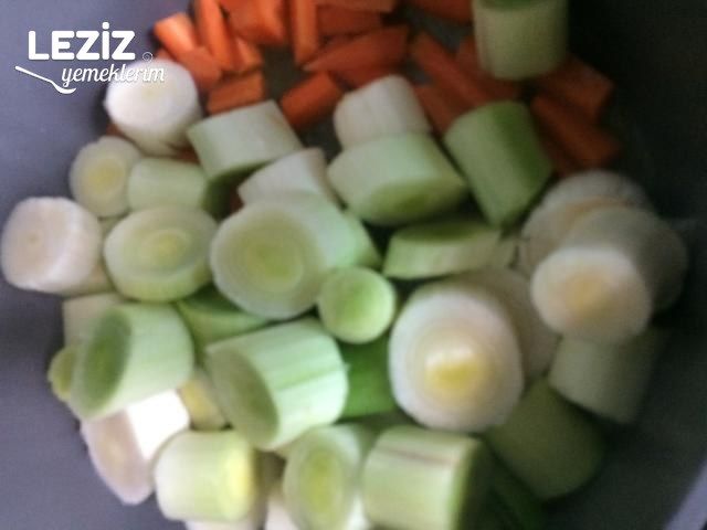 Zeytinyağlı Terbiyeli Pırasa Tarifi