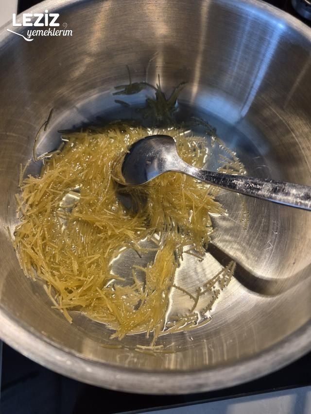 Tarhanalı Şehriye Çorbası Nasıl Yapılır