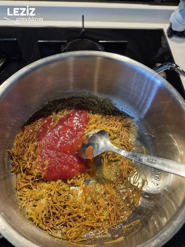 Tarhanalı Şehriye Çorbası Nasıl Yapılır