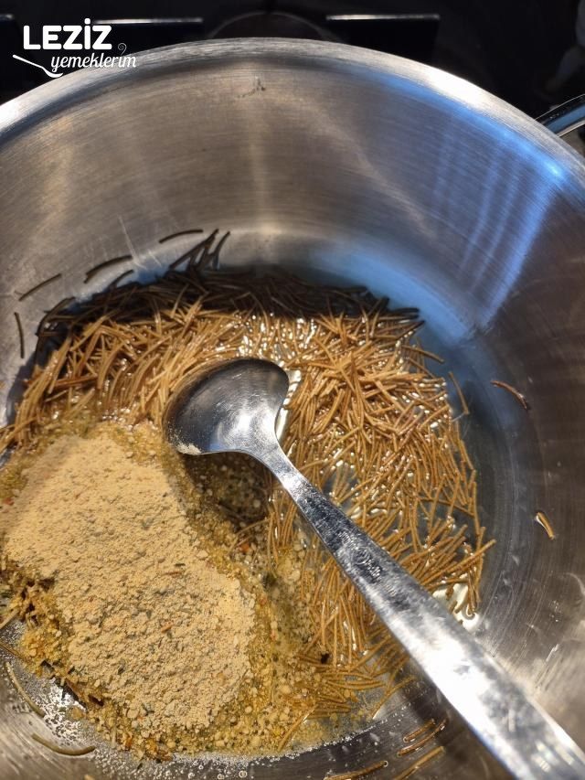 Tarhanalı Şehriye Çorbası Nasıl Yapılır